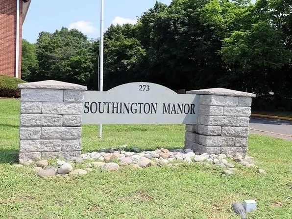 273 Queen St APT 11B, Southington, CT 06489