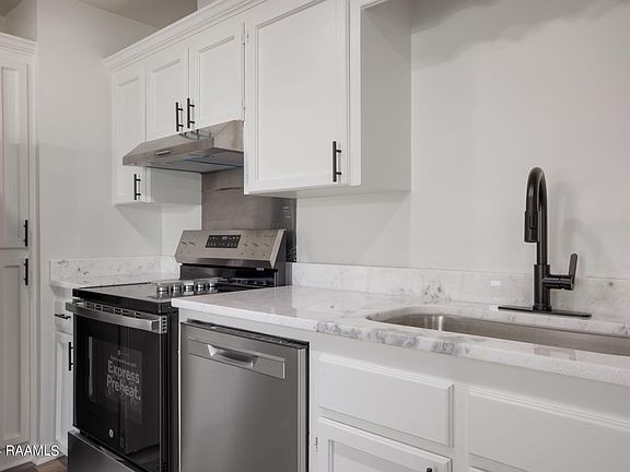 3rd image of 9137 Leblanc Ln