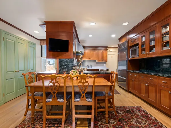 1215 5th Avenue image 11 of 22