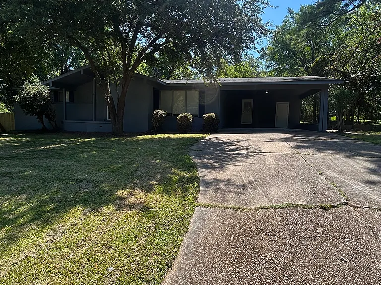 Maywood Cir — Photo 2