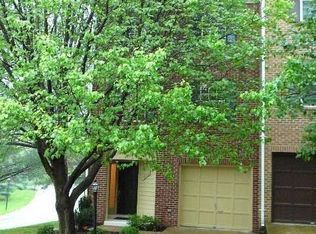 6053 Heatherwood Dr, Alexandria, VA 22310