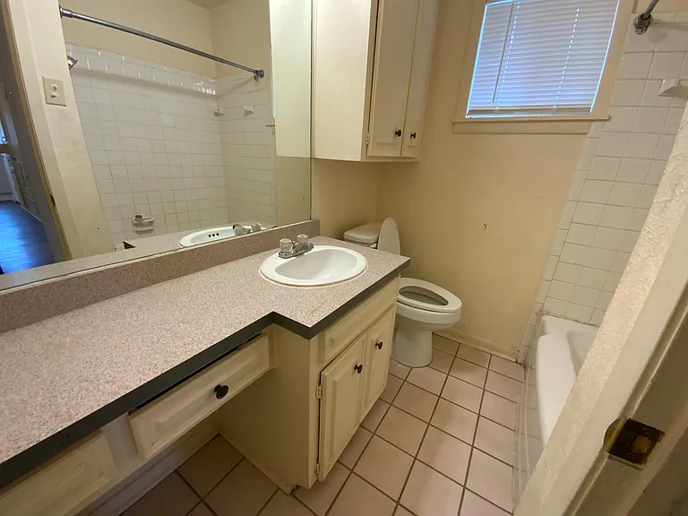 2826 Shady Hill Dr — Photo 6