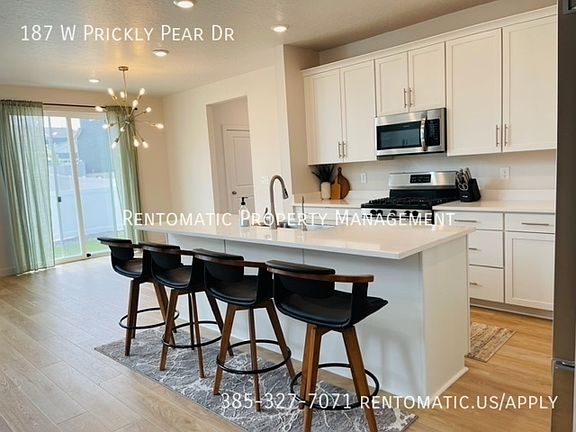 3rd image of 187 W Prickly Pear Dr