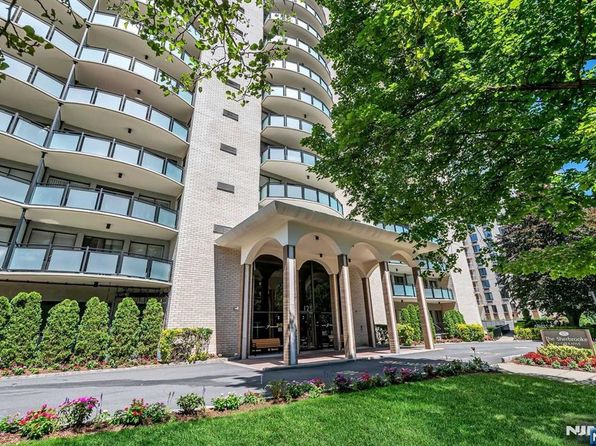 125 Prospect Ave APT 8J, Hackensack, NJ 07601