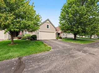 208 Pierce Lake Dr, Chelsea, MI 48118