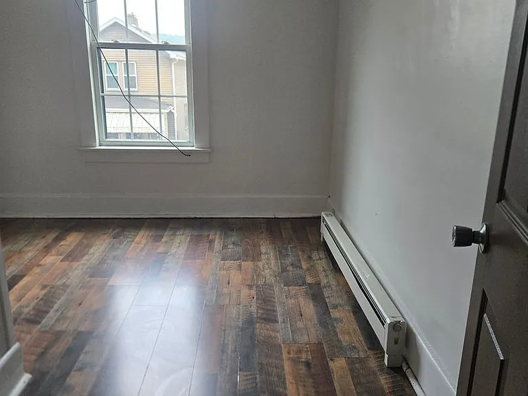 37 Walnut St — Photo 10