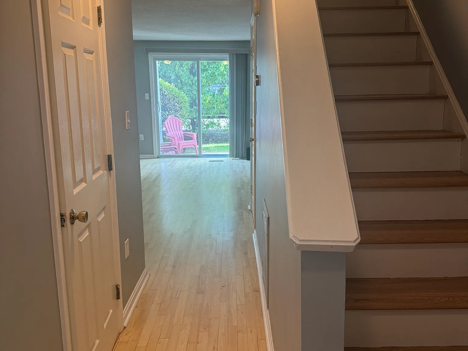 2 bed, 1.5 bath, 1040 sqft, $2,400 — Photo 1
