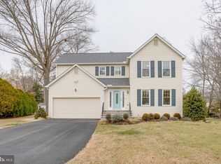 9820 Westwood Manor Ct, Burke, VA 22015