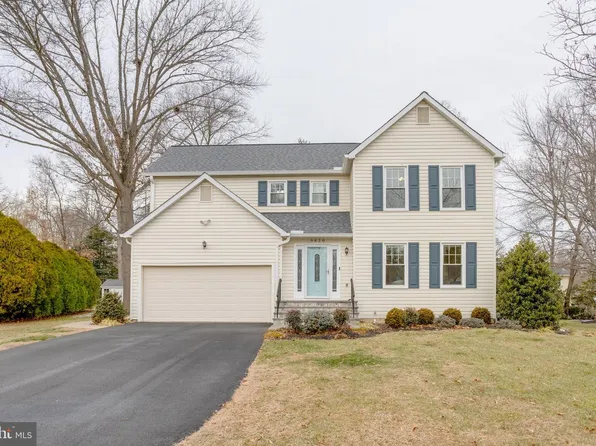 9820 Westwood Manor Ct, Burke, VA 22015