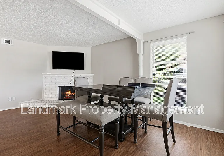 6811 Trail Lake Dr — Photo 6