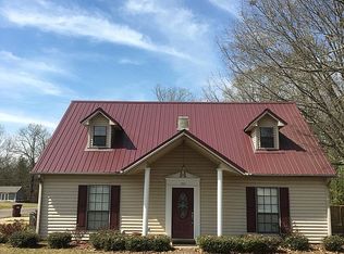 102 Rhodes St, Houston, MS 38851