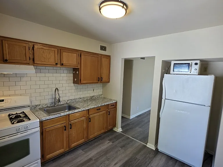 4839 W Lynndale Ave — Photo 9