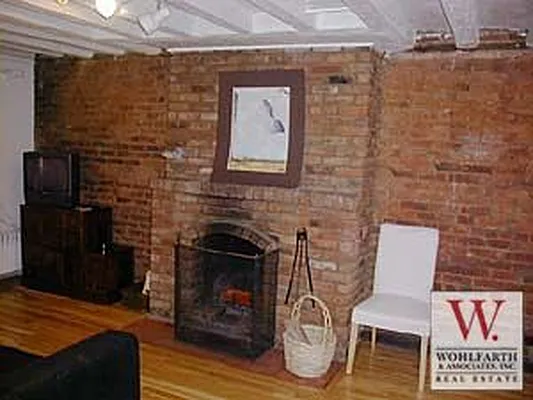 Rented by Wohlfarth & Associates Inc | media 29
