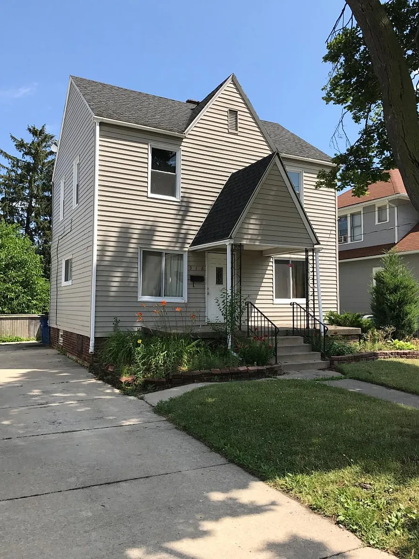 916 Alvison Rd photo 1