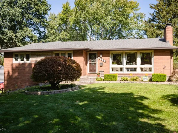 3753 Crestwood St NW, Canton, OH 44708