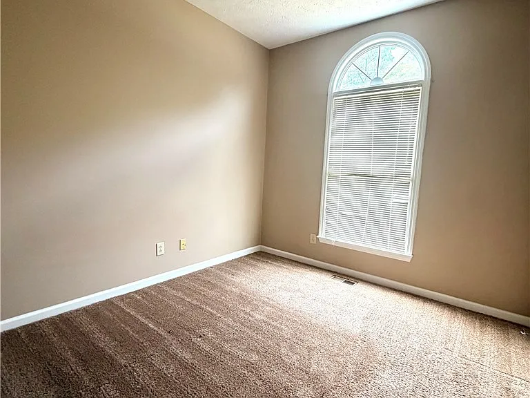 1018 Brisson Rd — Photo 22