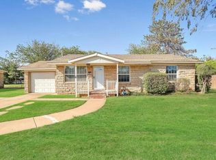 1904 N Hudson St, Altus, OK 73521