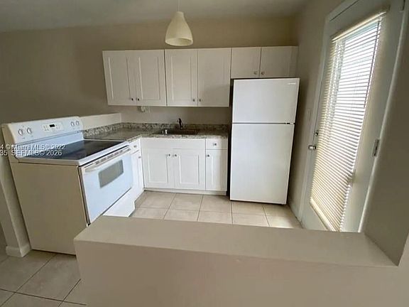 5th image of 1600 NE 114th St APT 104