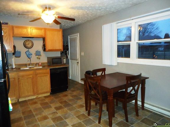 3rd image of 184 Hitchcock Ct N