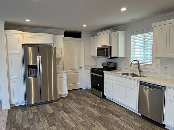 5th image of 15621 Beach Blvd #155