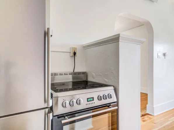 Ladd Apartments, 2014 SE 12th Ave APT 206, Portland, OR 97214