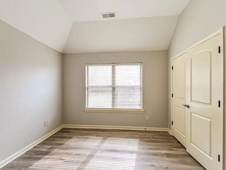 305 Garden Springs Dr — Photo 17