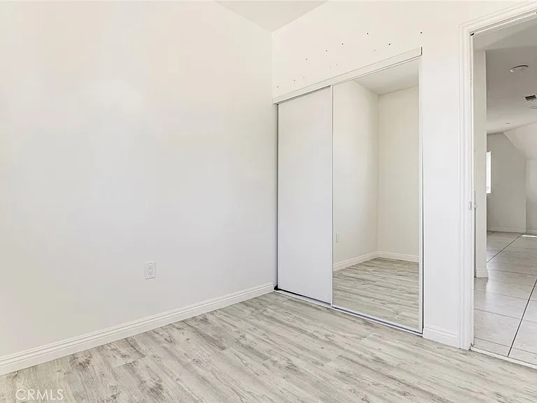14328 Gilmore St #5 — Photo 12