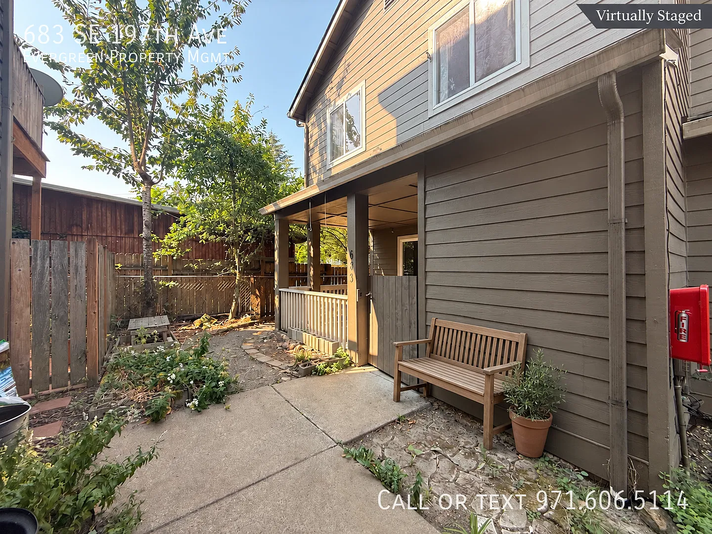 Spacious 4BD/1.5BA Home with HOA Amenities, Garbage/Water/Sewer Included! — Photo 2