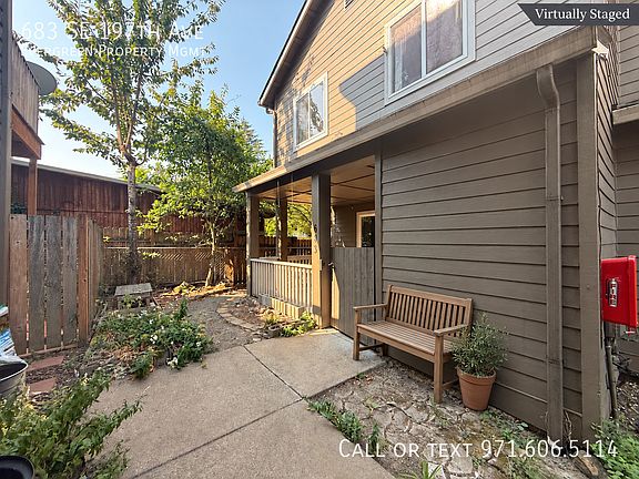 2nd image of 683 SE 197th Ave