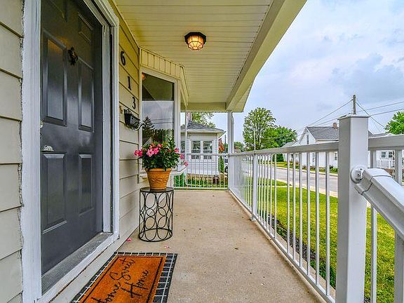 3rd image of 613 S Highland Ave