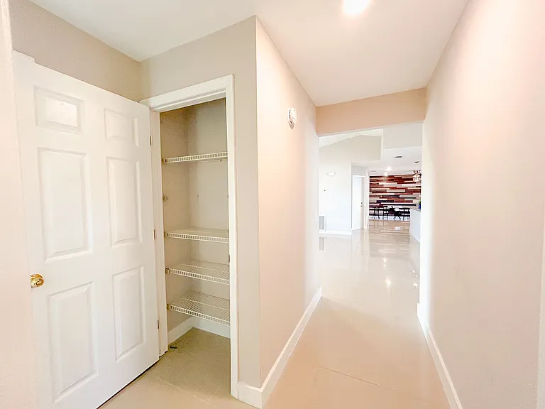 967 SW Aviation Ave — Photo 19