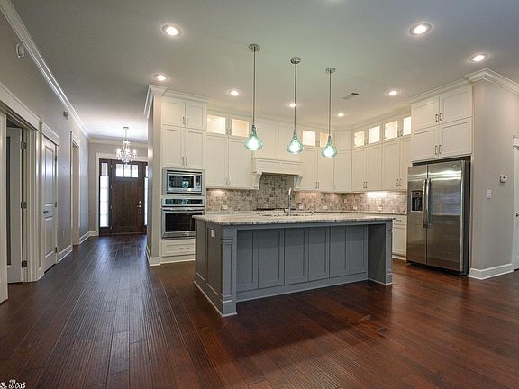 5th image of 108 Cove Creek Ct