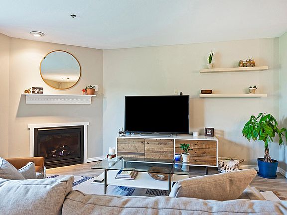 3rd image of 509 Saddle View Way #21