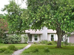 1110 Garraty Rd, Terrell Hills, TX 78209