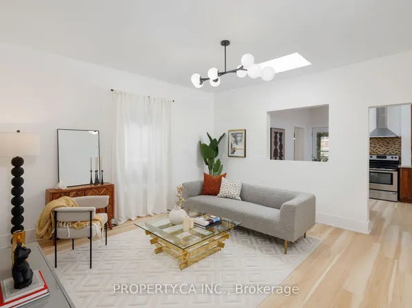332 Woodfield Rd, Toronto, ON M4L 2X1