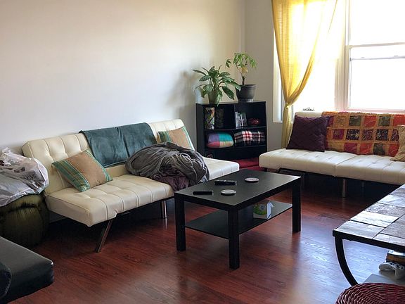 3rd image of 3952 N Avondale Ave APT 3