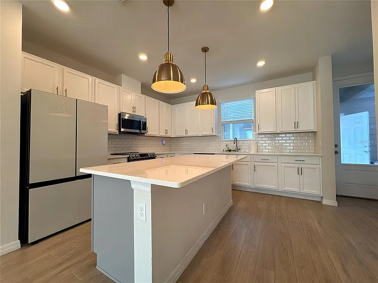 2962 Voyager Ave — Photo 3