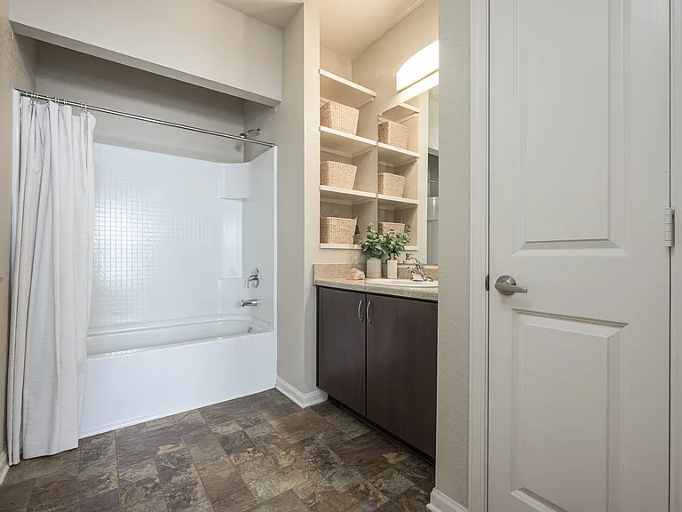 Spring Creek Apartments — Photo 29