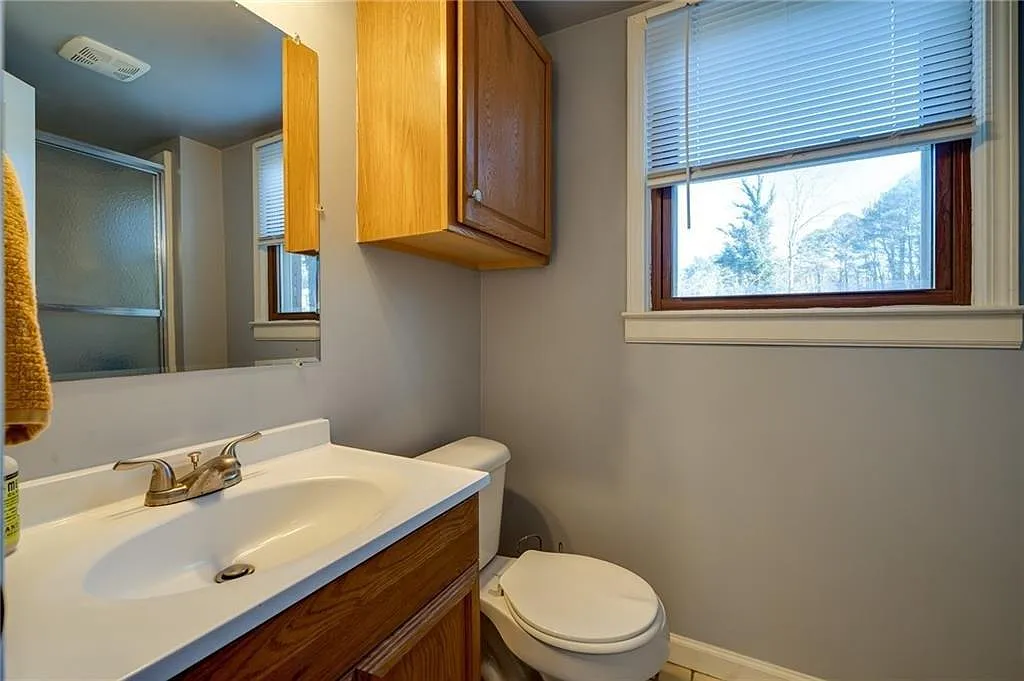 4 bed, 2.0 bath, 1776 sqft, $888 — Photo 3