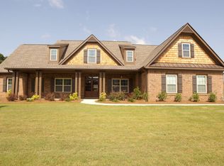 1602 Club Estates Ln, Statham, GA 30666