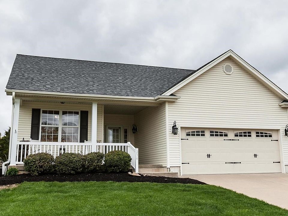 Carefree living in a country setting. Stand alone, detached villa, 3 bedroom, 3 full bath, 2 car garage with nearly 2800 sq. fee