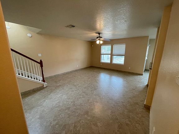 4th image of 6826 Arbor Hollow Ln