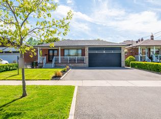 24 Archway Cres, Toronto, ON M9M 1V6