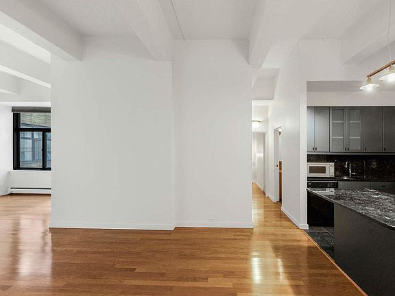 4th image of 529 W 42nd St APT 4K