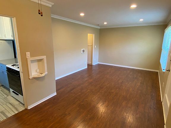 5th image of 2975 Laurel St APT 18