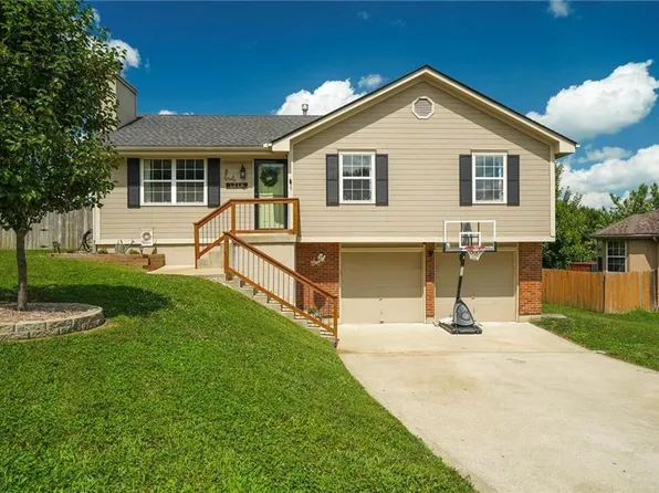 1218 SW Stockman Ct, Grain Valley, MO 64029