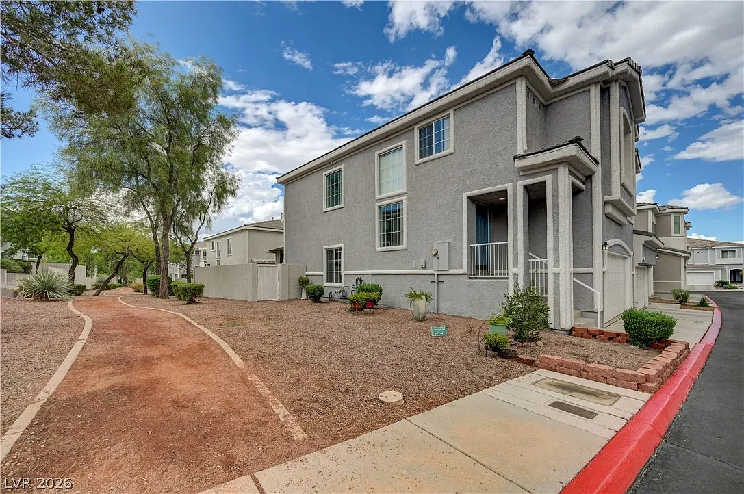 2 bed, 2.5 bath, 1744 sqft, $2,595 — Photo 4