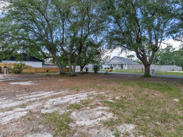 Harmony Ln, Gulf Breeze, FL 32563