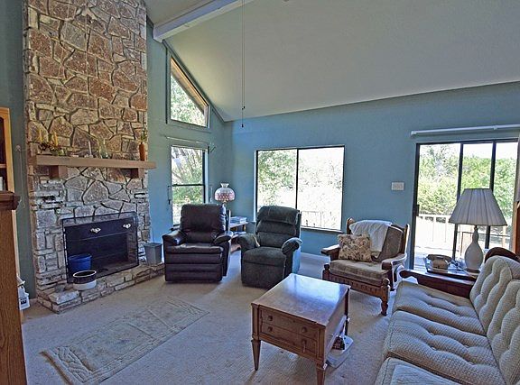 2nd image of 109 Lonesome Dove Ln