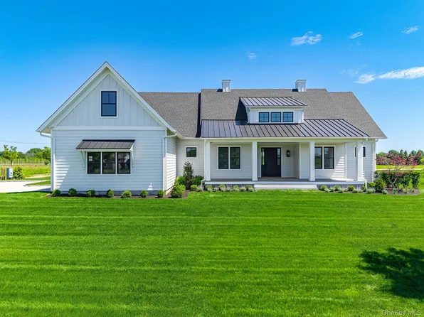25 Club Drive, Baiting Hollow, NY 11933